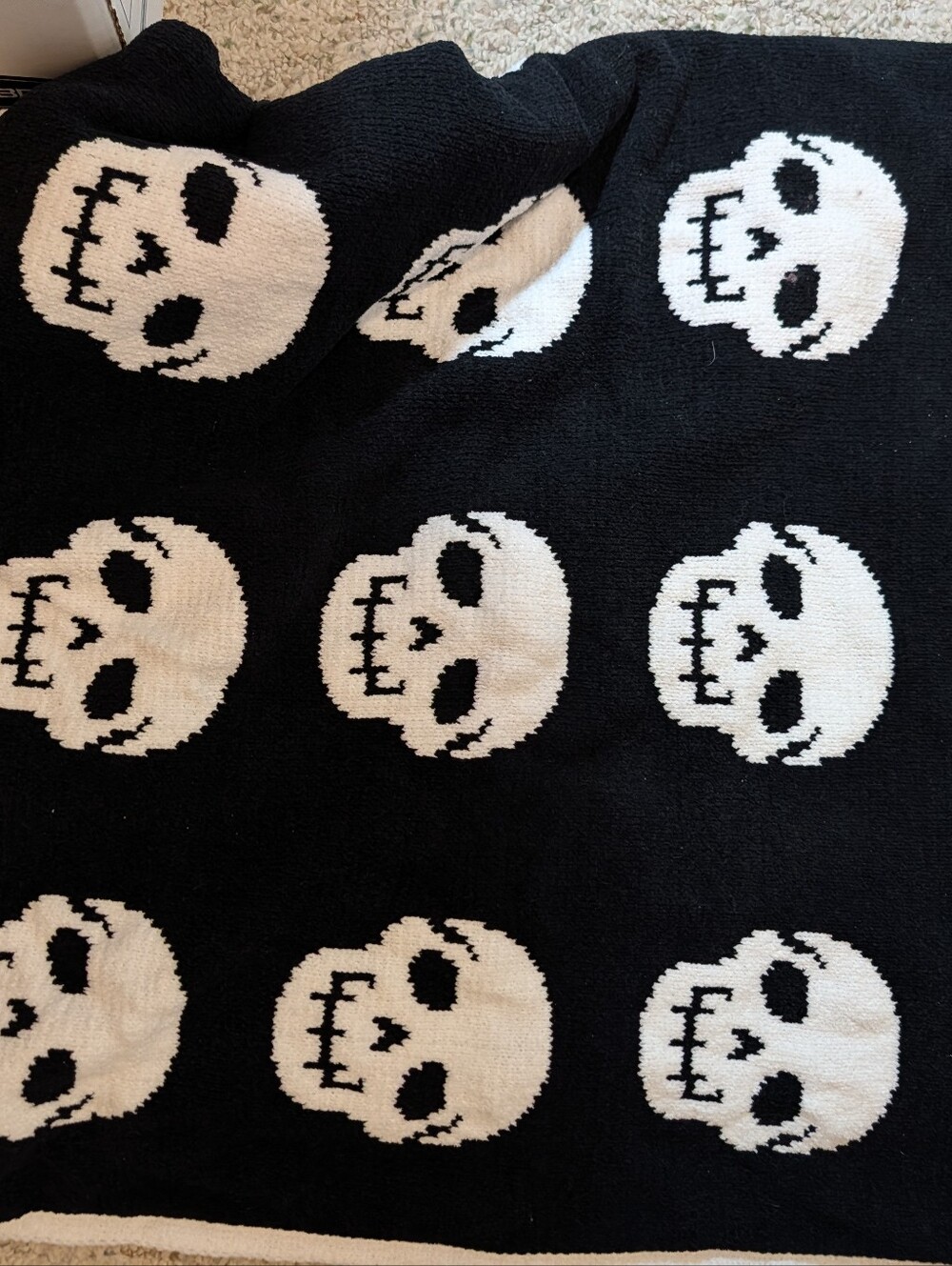 Black & White Skull Pattern Blanket 60 X 72